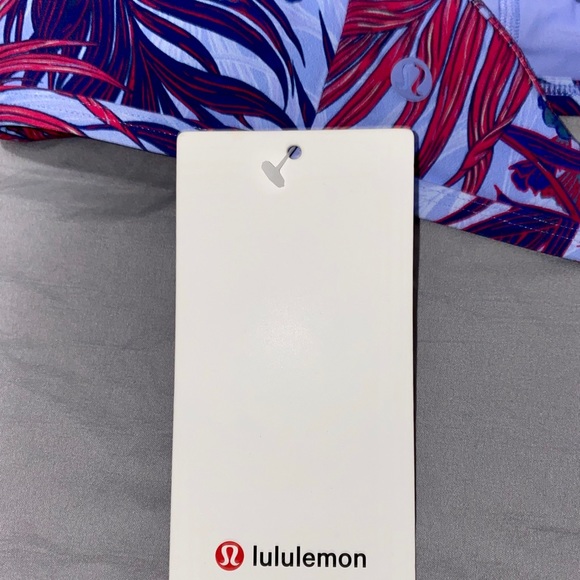 ✰ Lululemon See the Sea Swim Top/Sports Bra ✰ - Picture 7 of 9